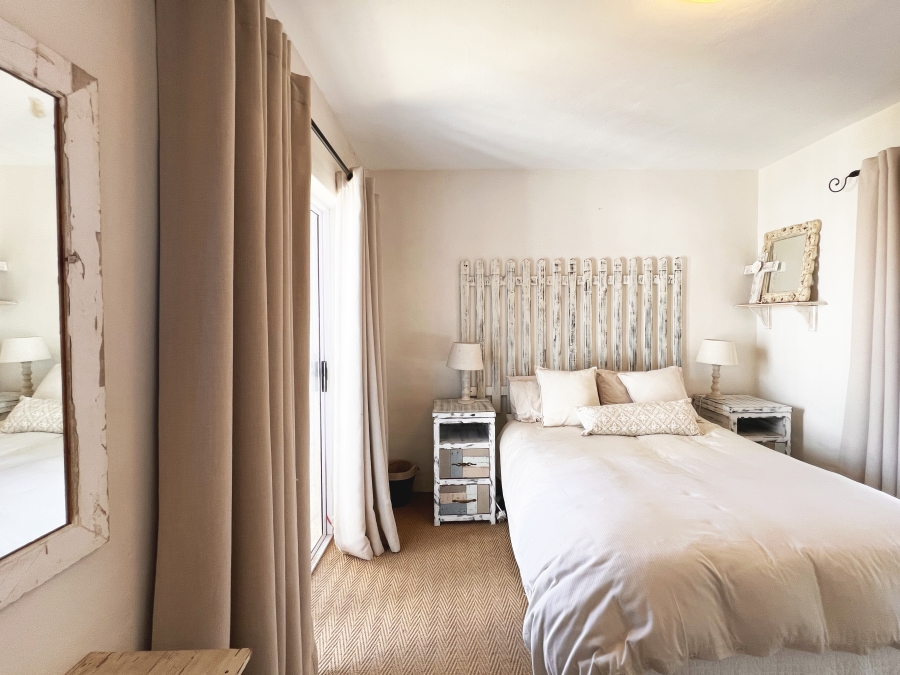 4 Bedroom Property for Sale in Calypso Beach Western Cape